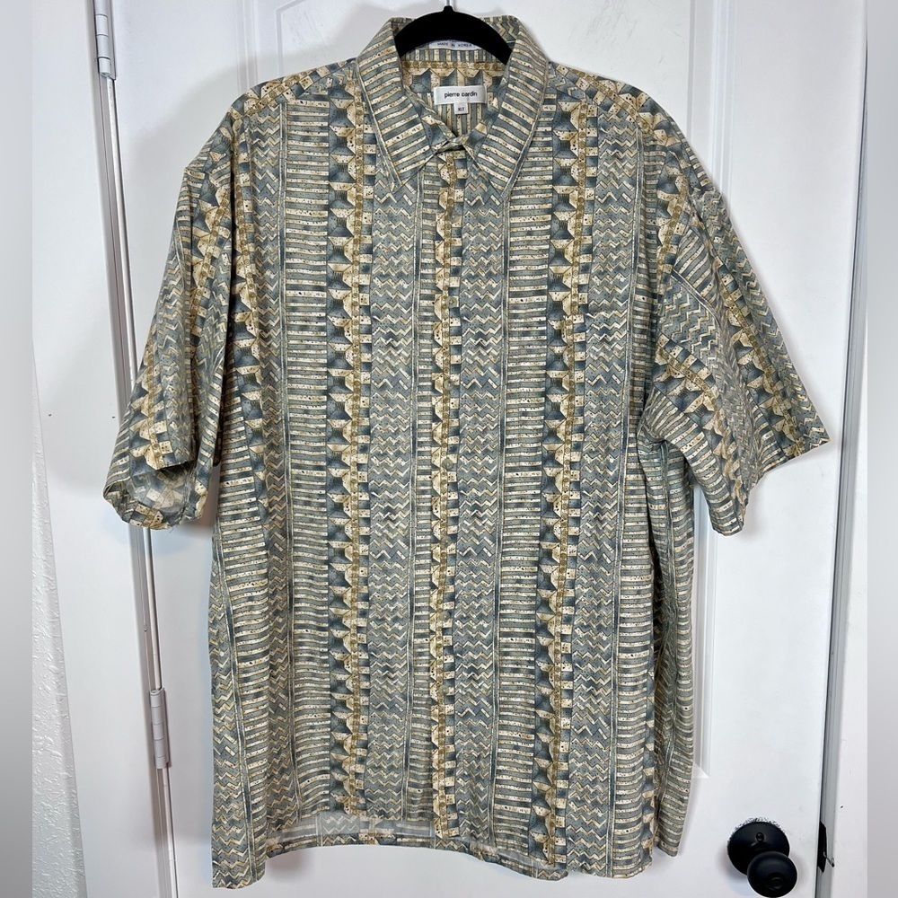 CLEAR-OUT VNTG Pierre Cardin Printed 100% Cotton Short Sleeve Button Down